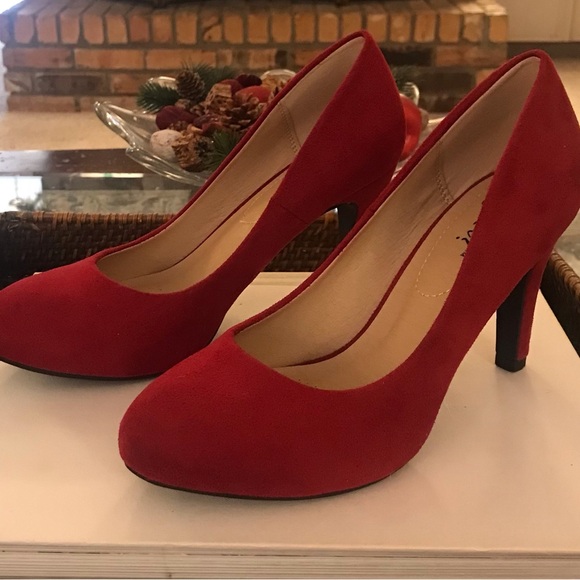 Red Women's Heels - Picture 3 of 5